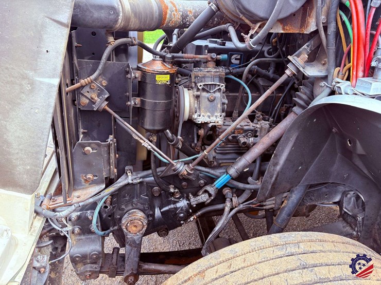 1994-international-8100-image-25