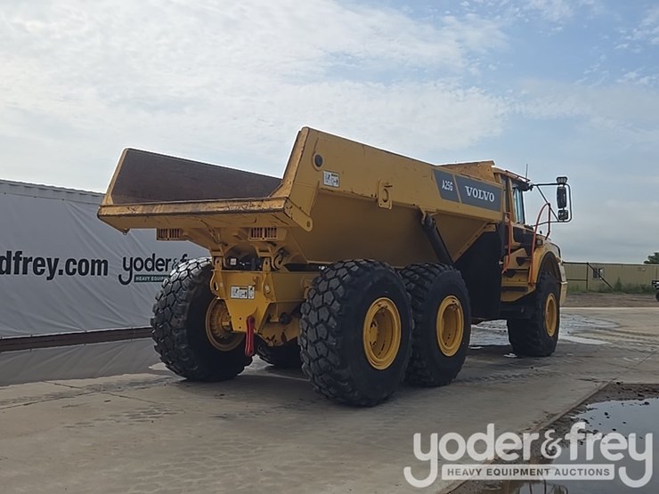 2023-volvo-a25g-image-5