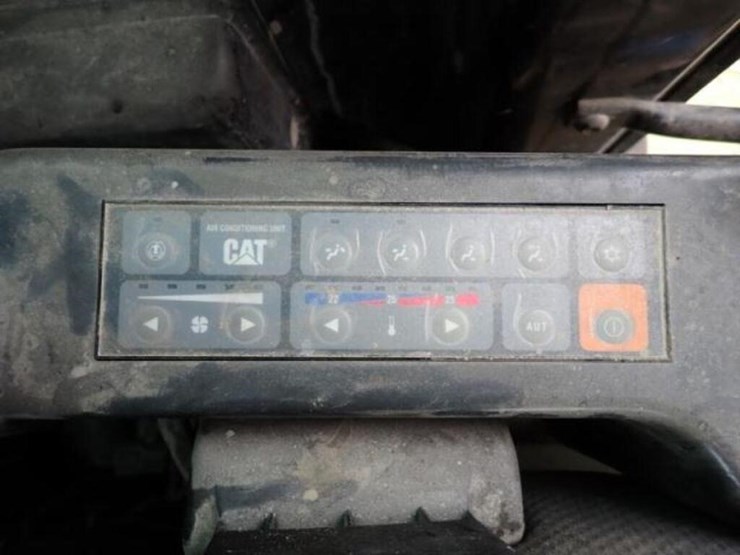 2013-caterpillar-321d-lcr-image-21