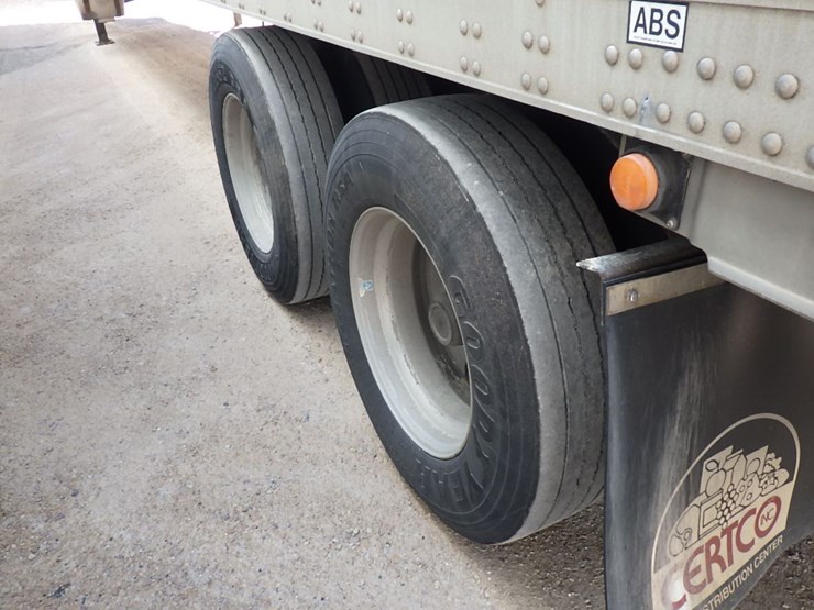 2011-utility-3000r-image-11
