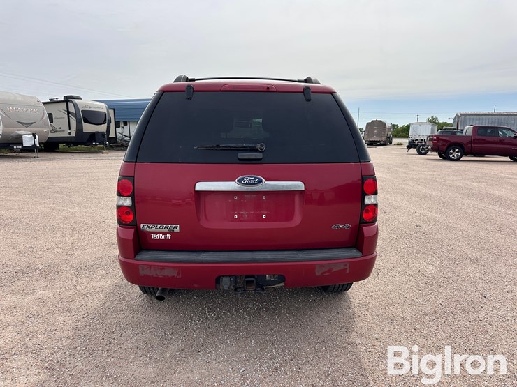 2010-ford-explorer-xlt-image-6