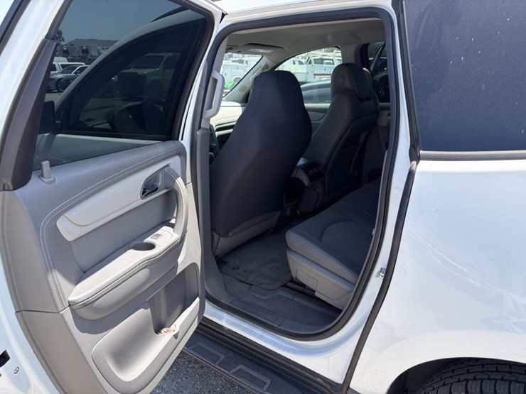 2016-chevrolet-traverse-image-10