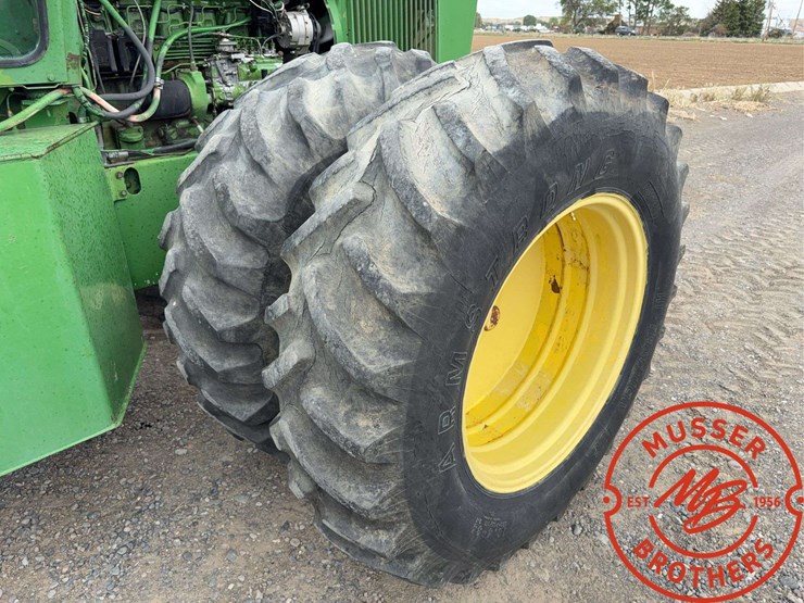 1975-john-deere-7020-image-23