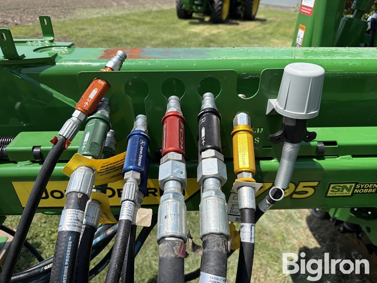 2024-john-deere-1795-image-12