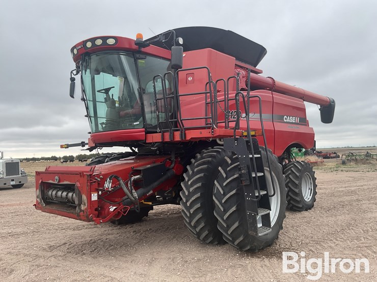 2011-case-ih-8120-image-1