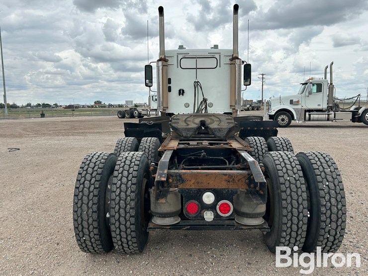 2017-freightliner-coronado-132-image-6