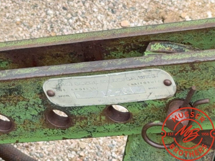 john-deere-12-image-11