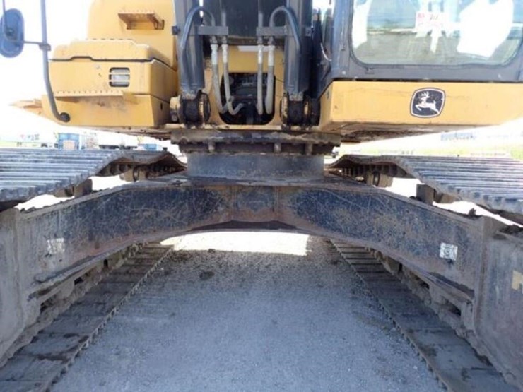 2009-deere-270d-lc-image-34