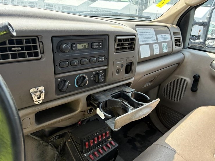 2004-ford-f350-image-14