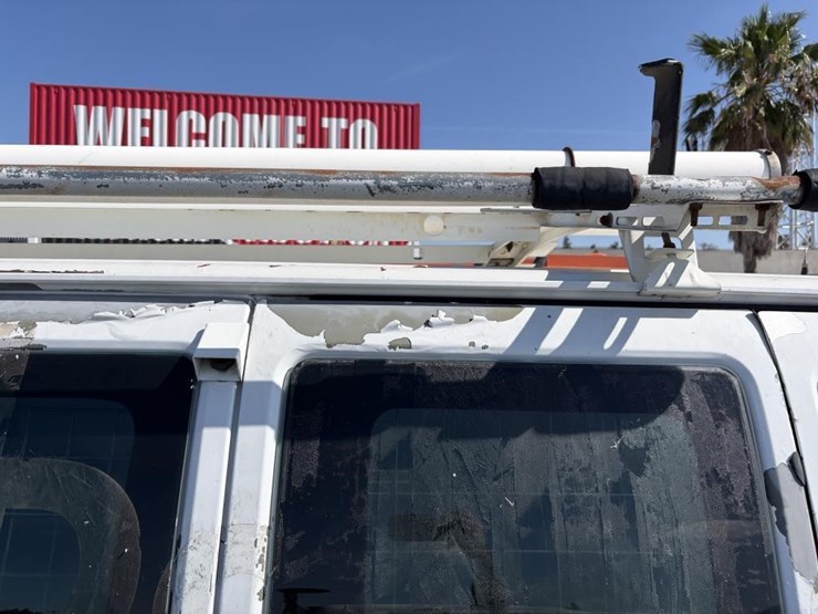 2004-chevrolet-express-2500-image-11