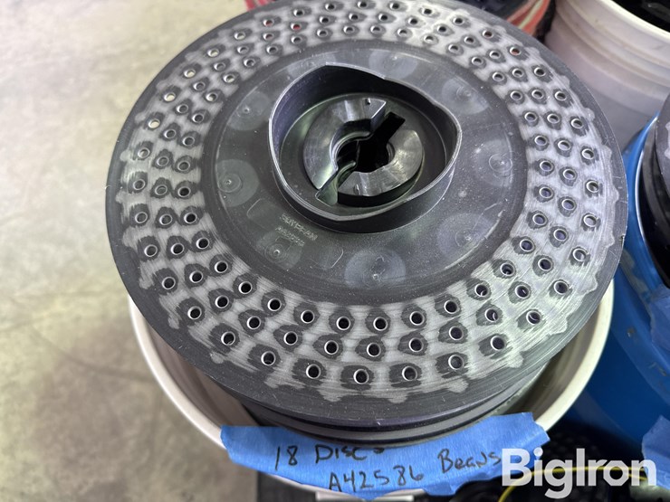 john-deere-planter-seed-plates-image-5