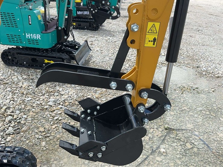 cfg-industrial-h13r-mini-excavator-image-13