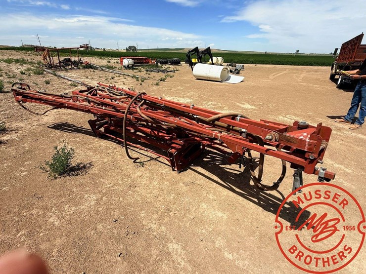 60'-folding-spray-booms-image-4