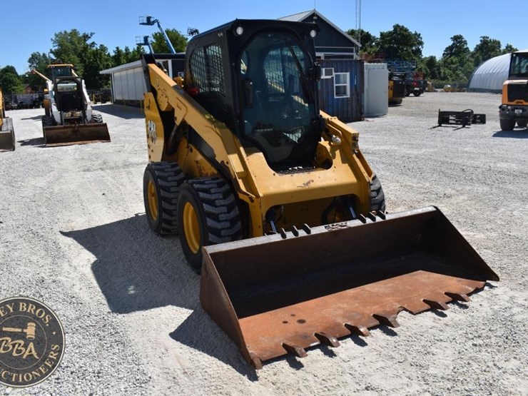 2021-caterpillar-262d3-image-21