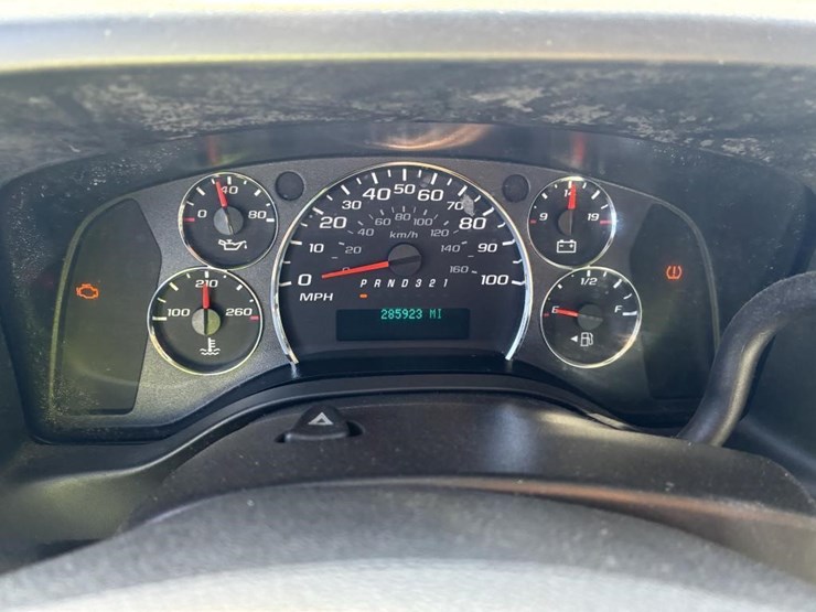 2008-chevrolet-express-3500-image-19