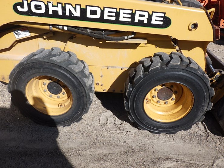 2000-john-deere-250-image-3