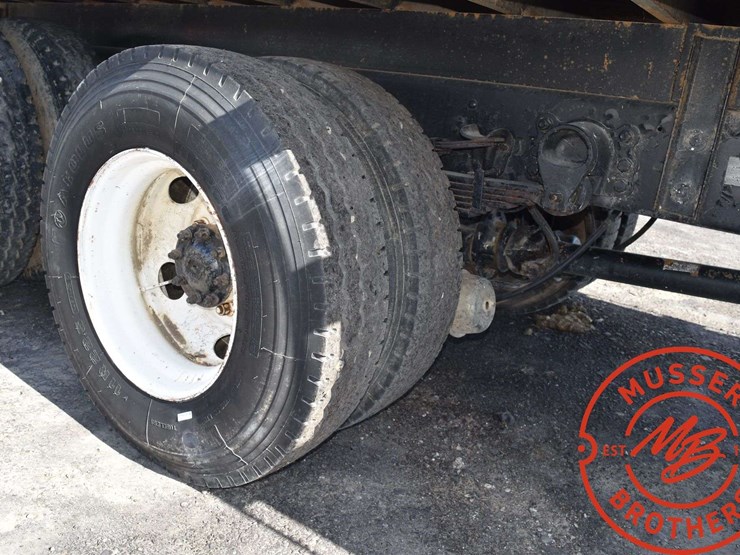 2002-ford-f750-image-30