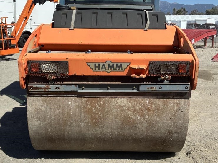 2012-hamm-hd110hv-image-7