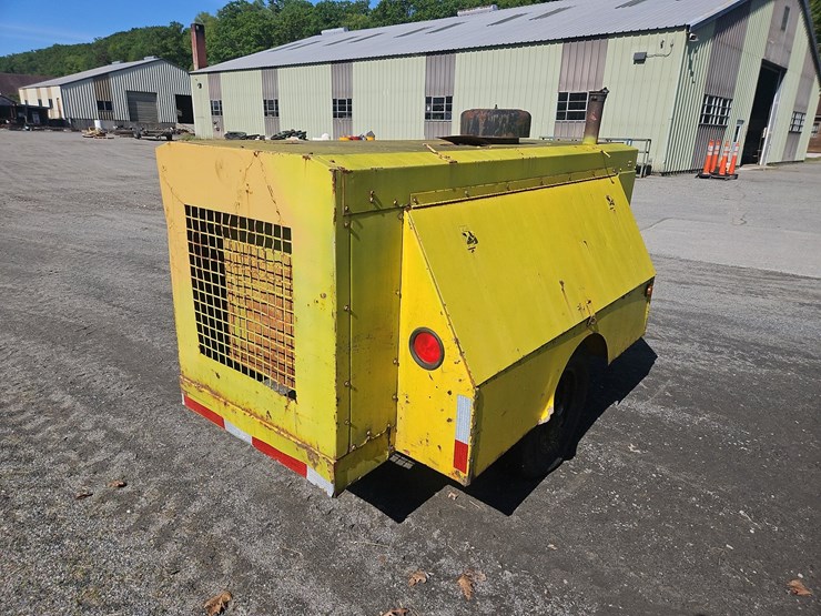 1981-joy-tow-behind-air-compressor-image-5
