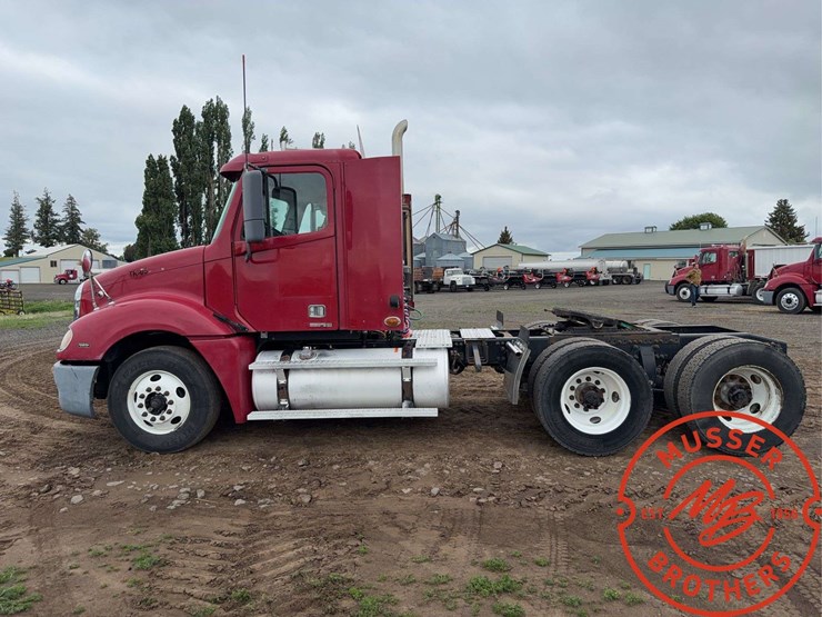 2007-freightliner-columbia-120-image-6
