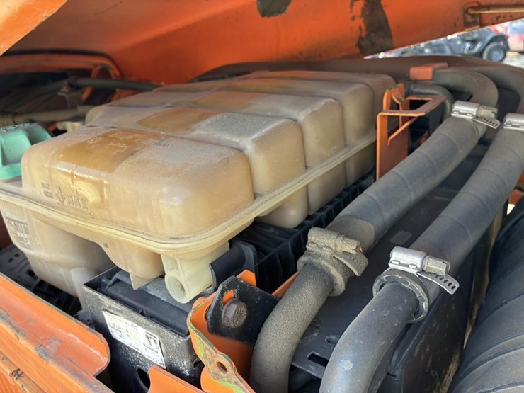 1999-john-deere-6410-image-30