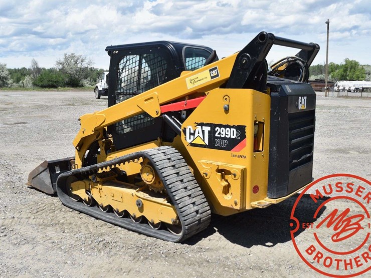 2018-caterpillar-d2-image-7