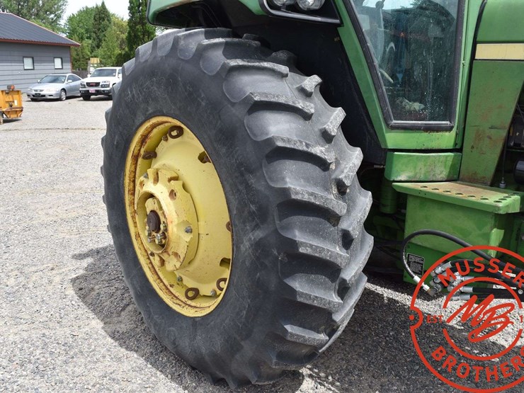1979-john-deere-4440-image-24