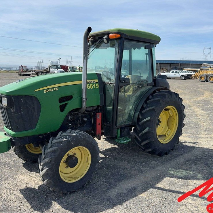 2011 JOHN DEERE 5093EN