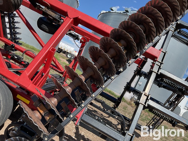 case-ih-330-image-18