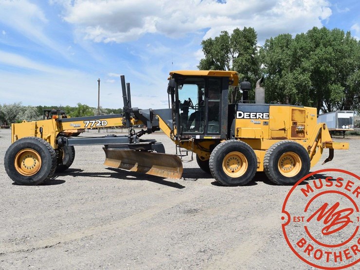 2008-deere-772d-image-6