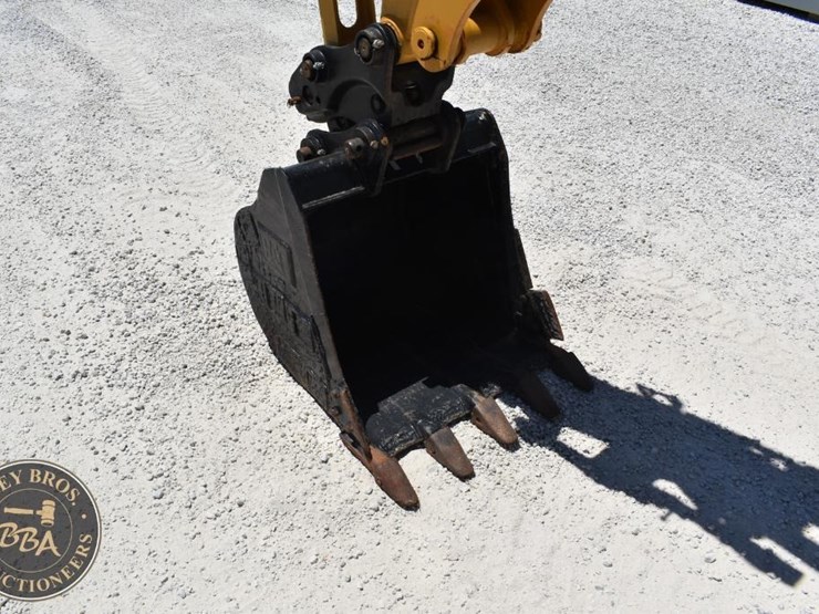 2021-caterpillar-305.5e2-image-10