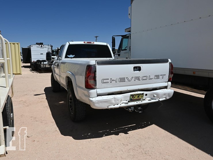 2005-chevrolet-2500hd-image-6