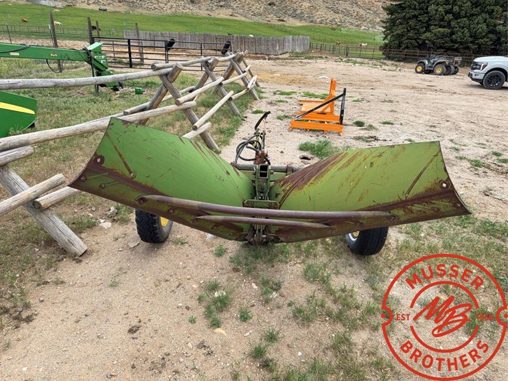 john-deere-12-image-4