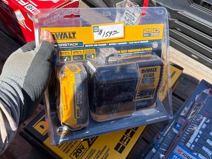 2190---dewalt-20-volt-drill-image-3