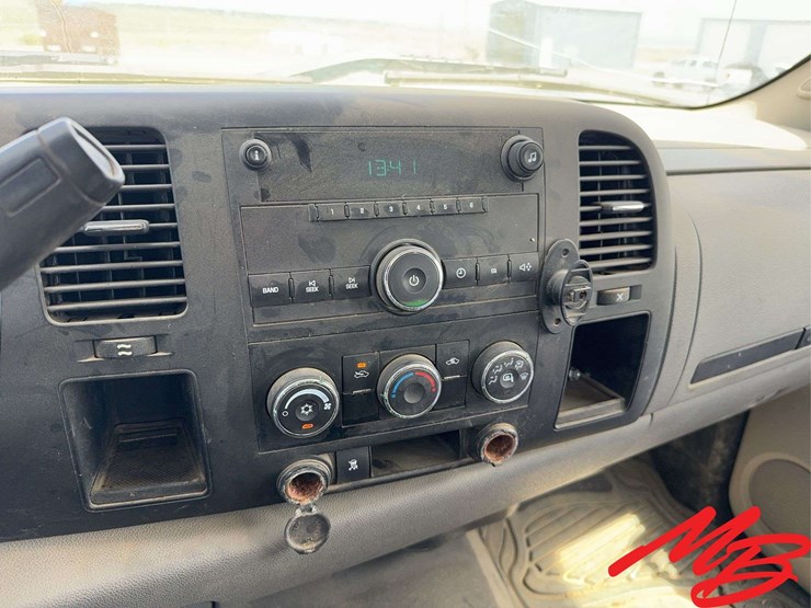 2010-chevrolet-silverado-1500-image-33