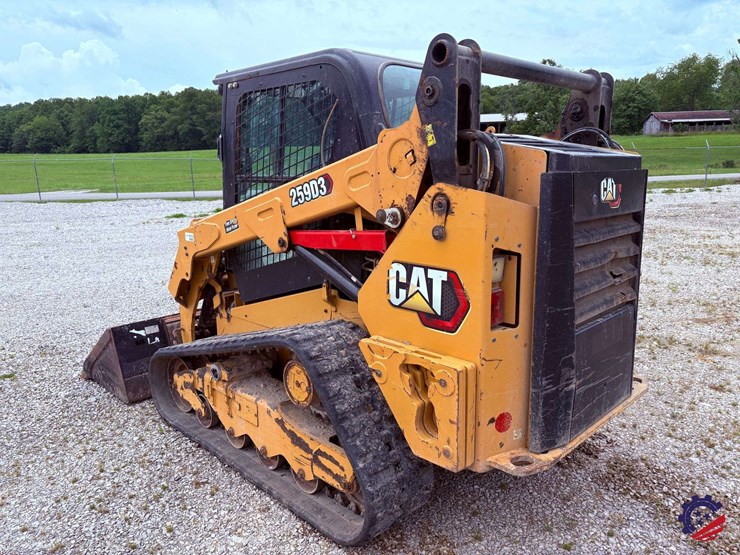 2020-caterpillar-259d3-image-3