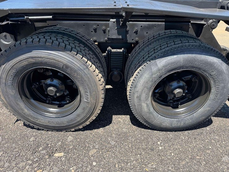1992-mack-rd690sx-image-13