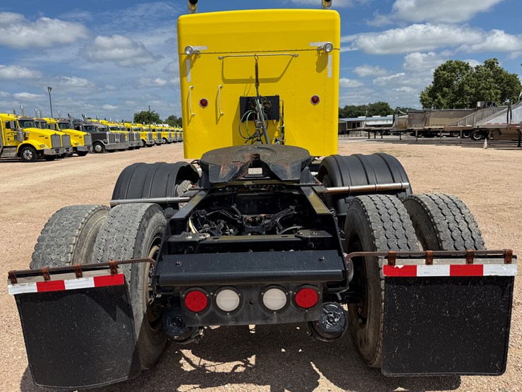 2014-kenworth-t800-image-6