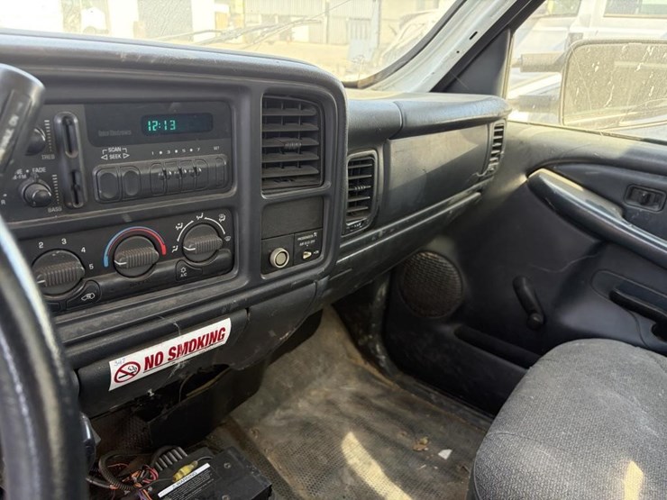 2001-chevrolet-2500hd-image-16