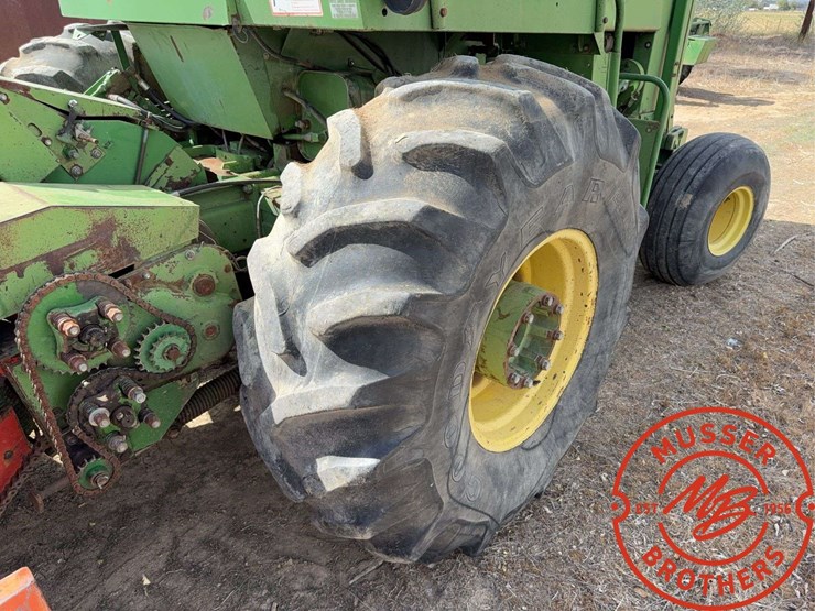 john-deere-5820-image-17