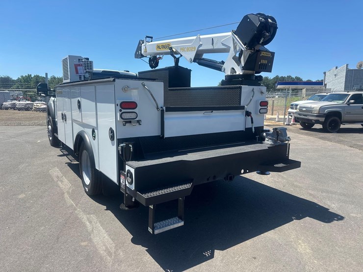 2026-ford-f550-xl-image-10