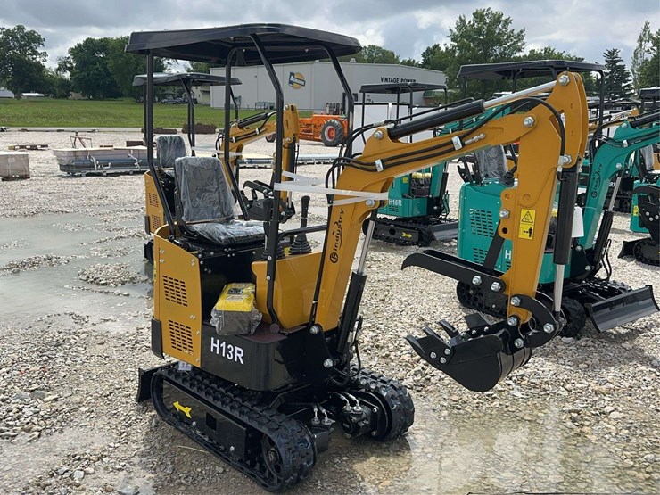 cfg-industrial-h13r-mini-excavator-image-12