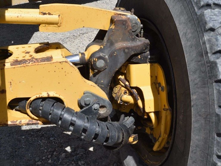 2008-deere-772d-image-22