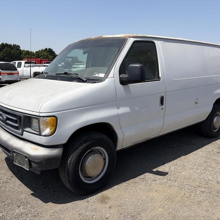 2003 FORD E350 SD