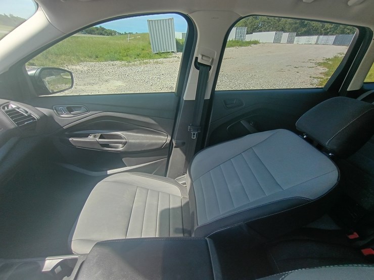 2017-ford-escape-image-34