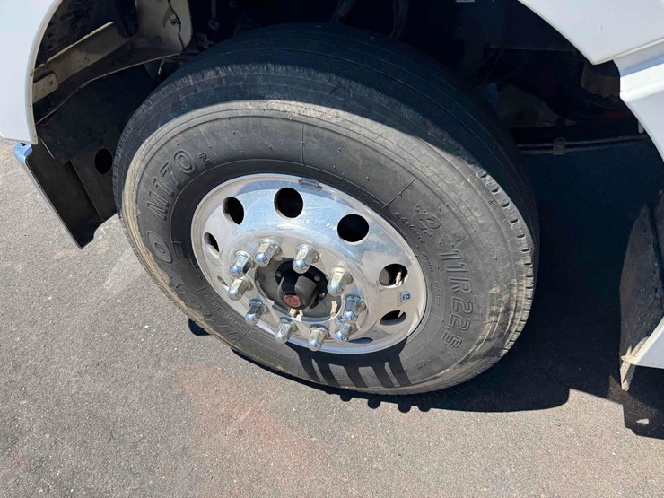 2021-kenworth-t880-image-22