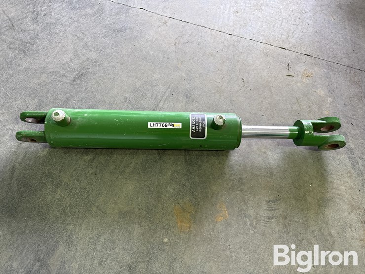 john-deere-2310-image-1