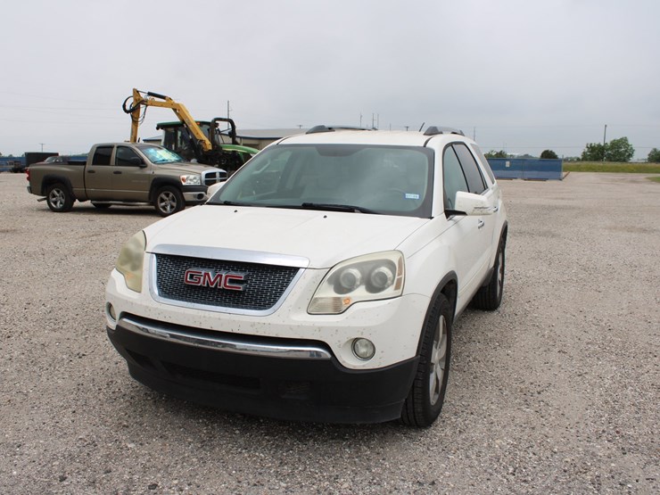 2012-gmc-acadia-image-3