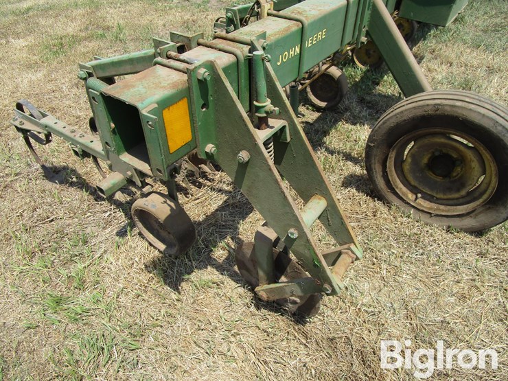 john-deere-825-image-12