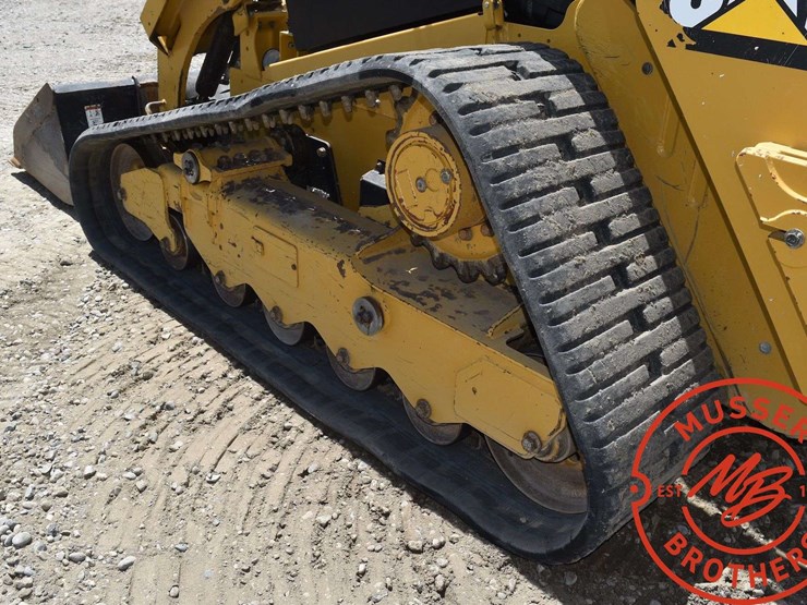 2018-caterpillar-d2-image-30